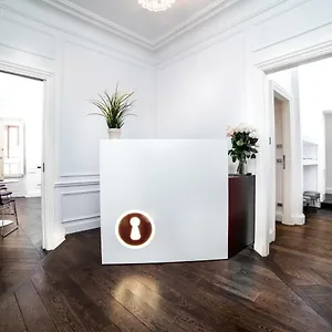 Youroom Carrozze Pensión
