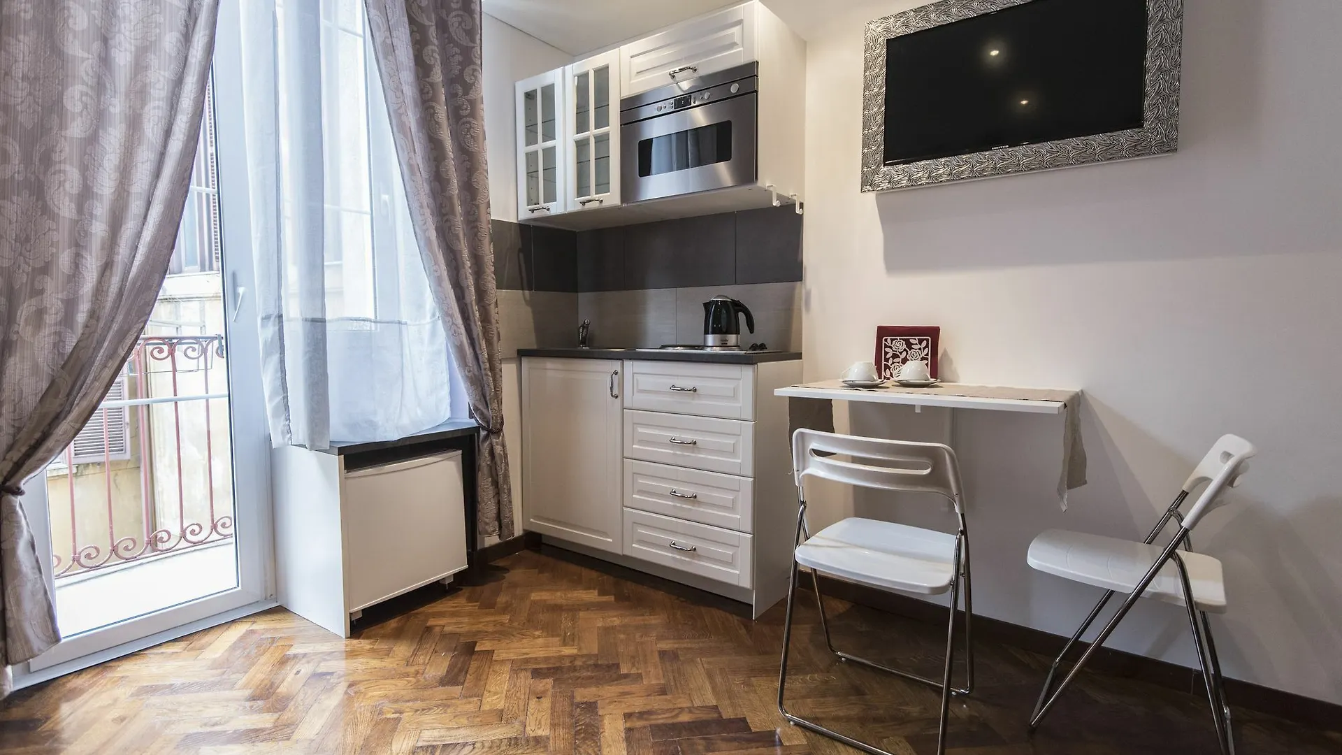 Vite Suites Guest House Rome 2*,